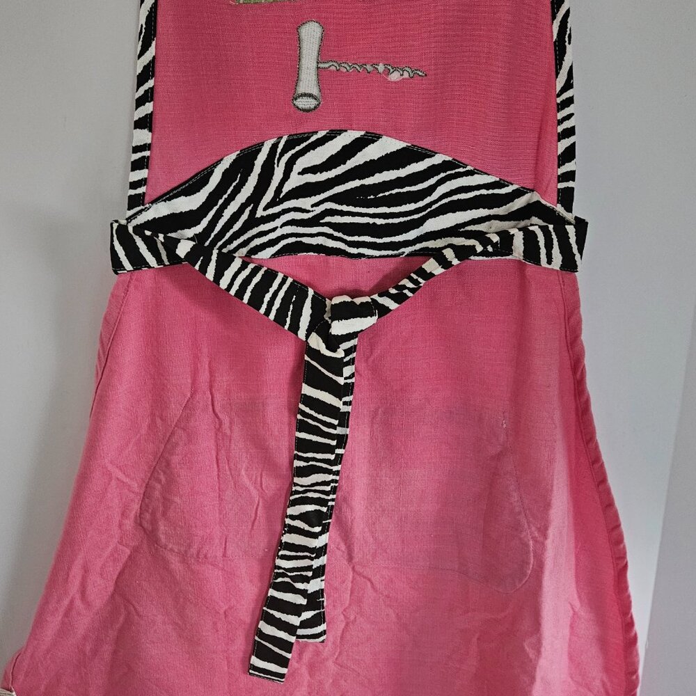 NWT Wine Opener My Favorite Kitchen Utensil Apron in Hot Pink & Zebra Print - Picture 6 of 10